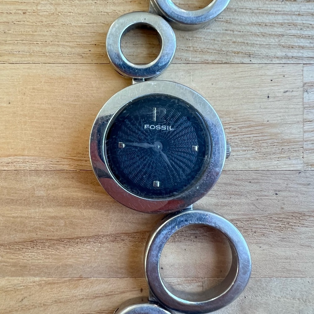 Fossil ladies silver tone retro circles bracelet fashion watch NEW BATTERY